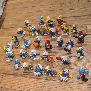 Vintage Smurfs Smurfettes Figure Lot Selling Altogether 29 Smurfs 1 Snik